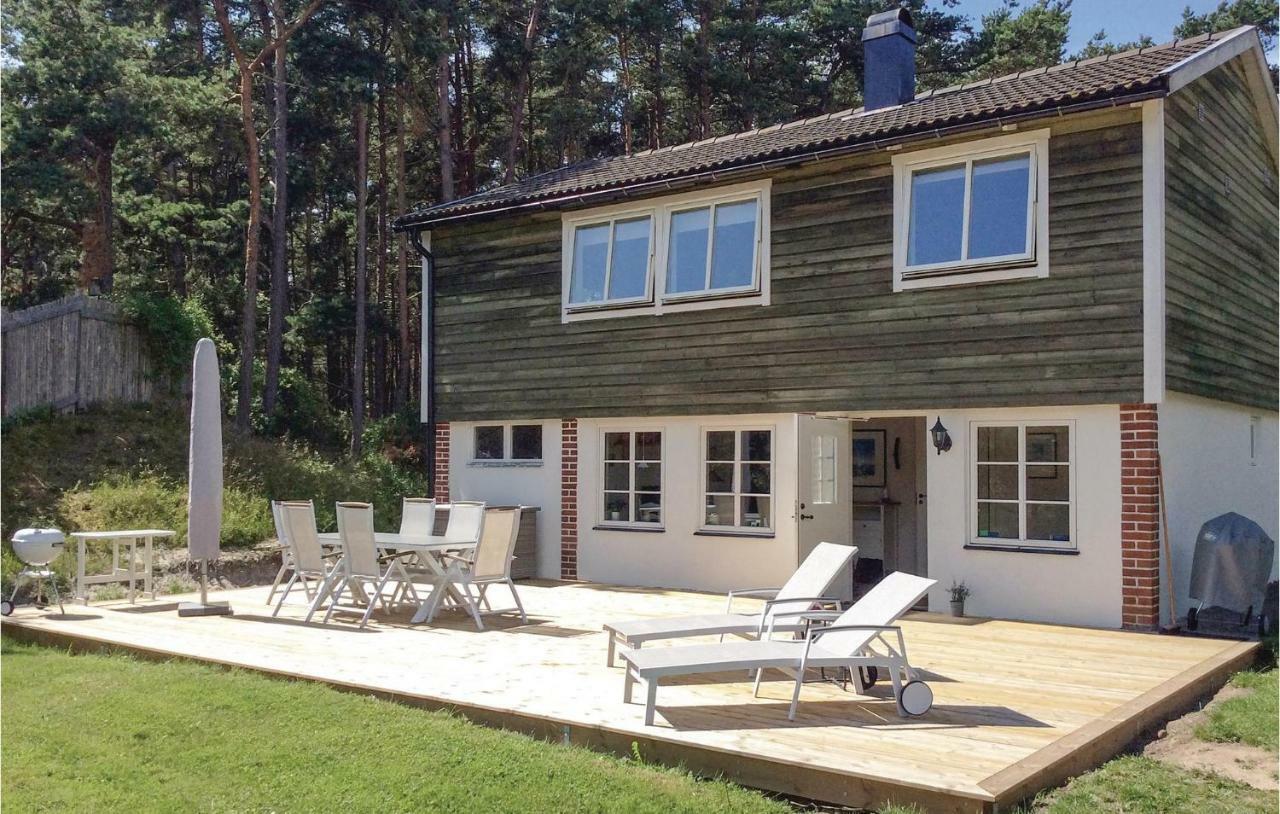 Gorgeous Home In Borrby With Wifi Экстерьер фото